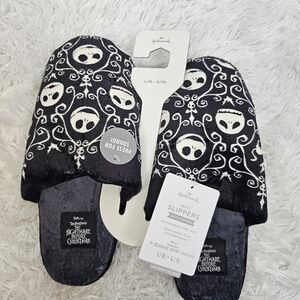 The Nightmare Before Christmas hallmark slippers NWT sz L/XL